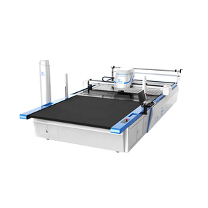 Автоматическая машина для резки ткани на фабрике